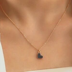 Gold dainty heart necklace
